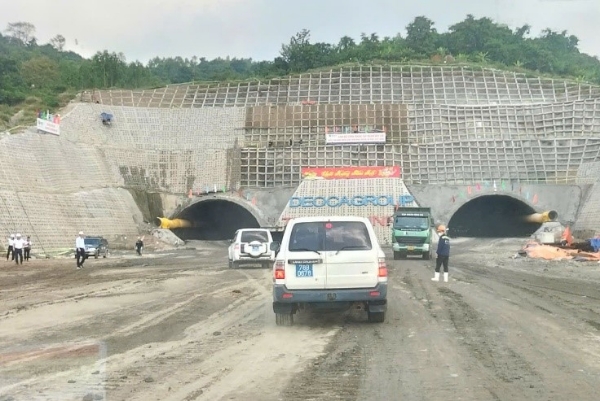 Hiển thị chi tiết cho Quyết liệt thực hiện các nhiệm vụ, giải pháp đẩy mạnh giải ngân vốn đầu tư công những tháng cuối năm 2024 Hình ảnh cho bài viết Quyết liệt thực hiện các nhiệm vụ, giải pháp đẩy mạnh giải ngân vốn đầu tư công những tháng cuối năm 2024